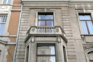 restauratie_natuursteen_balkon_Antwerpen_na_1_front_foto